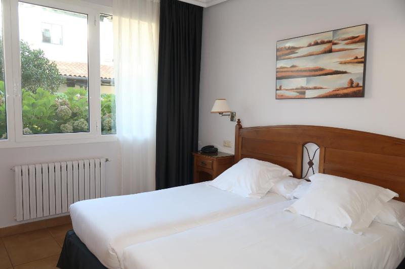 Special Offer - Twin Room with Garden View image 3
