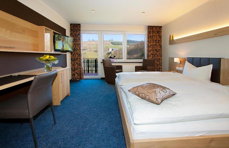 Double Room image 4
