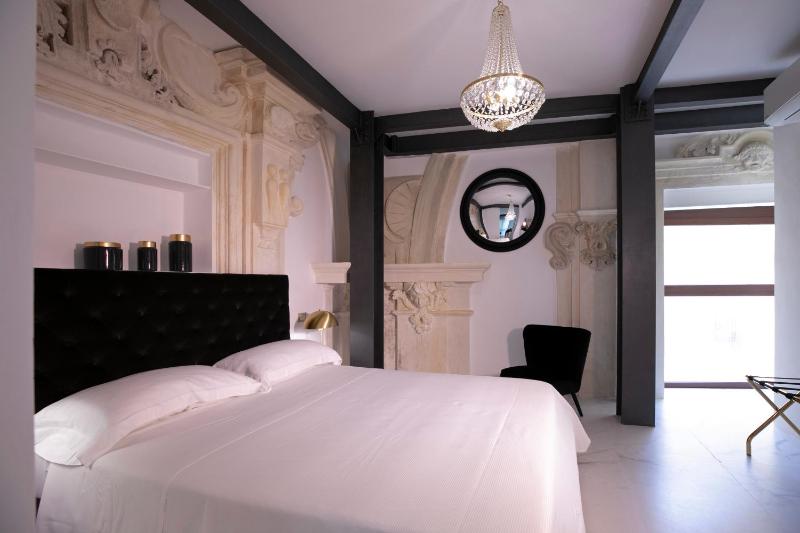Superior Suite image 2