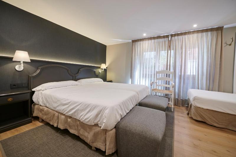 Double Room image 2
