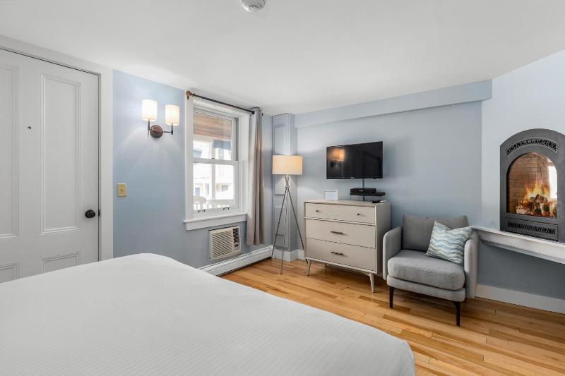 Standard Queen Room image 2
