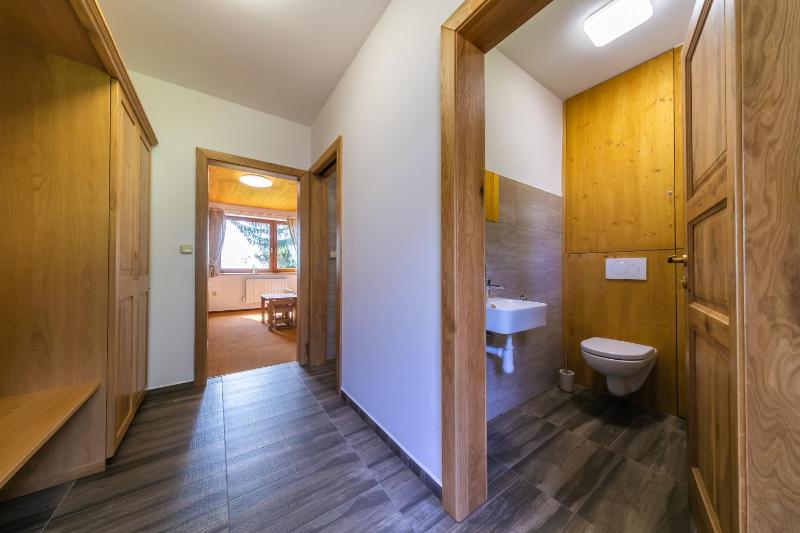 Family Room image 3