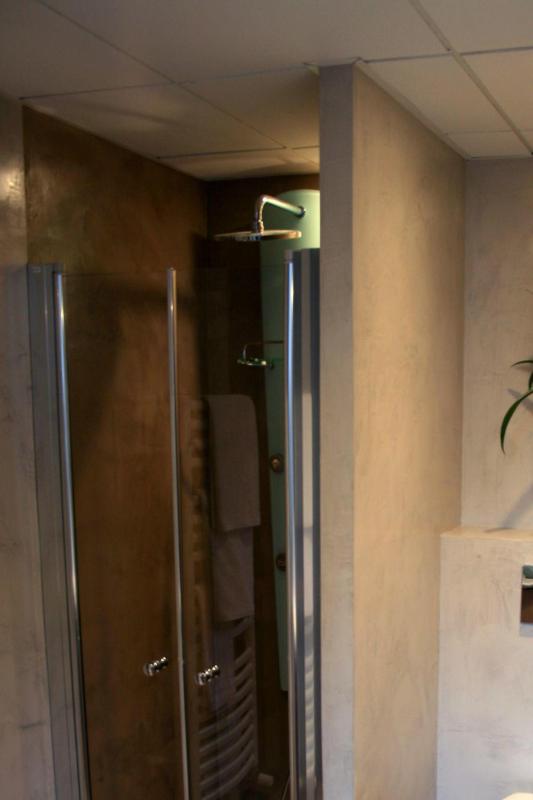 Superior Twin Room with Hydro Shower image 2