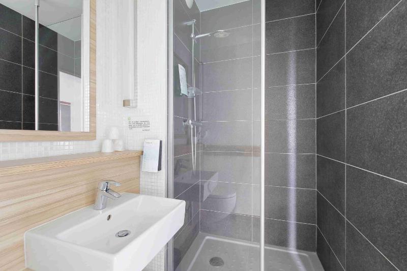 Superior Double Room image 4