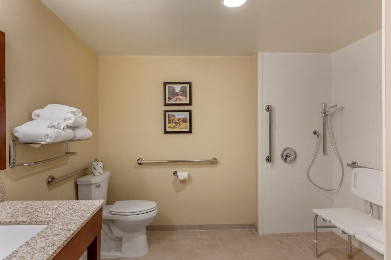 King Room - Accessible/Non-Smoking image 2