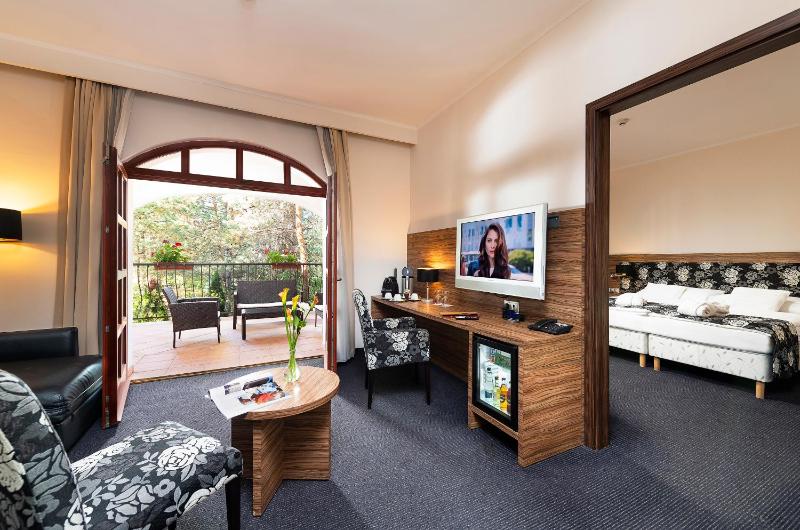 Suite with Balcony image 3