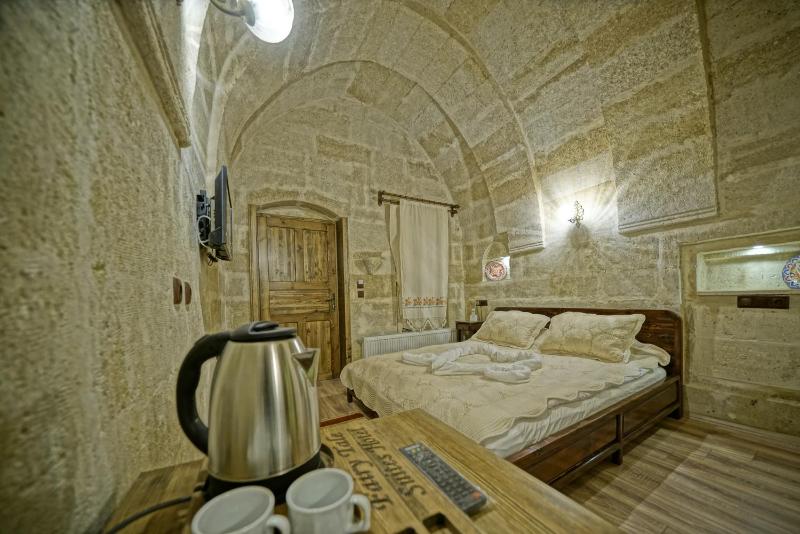 Double Room with Garden View image 4