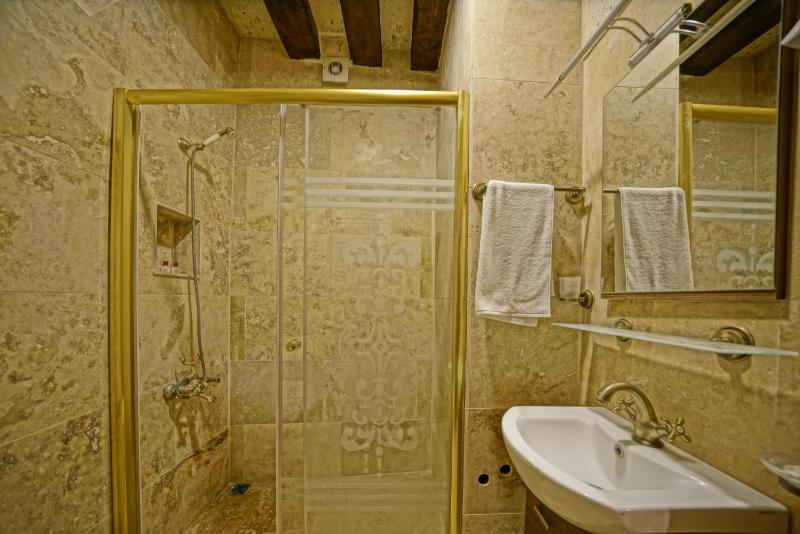 Double Room with Garden View image 2