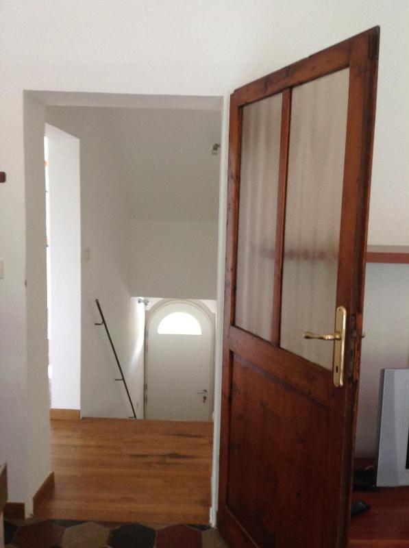 One-Bedroom Apartment image 4