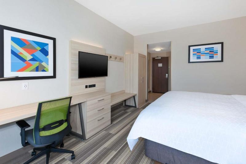 Standard Room image 4