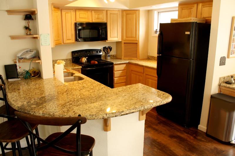Pinecreek #I - 4 BR - Private Hot Tub - Close to Town - Shuttle to Slopes - image 15