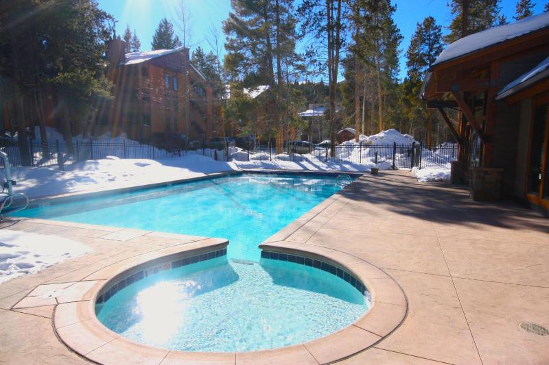 Pinecreek #F - 3 BR - Close to Town - Shuttle to Slopes - Pool and Hot Tub Access - image 32