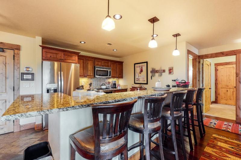 Three Bedroom Apartment image 3