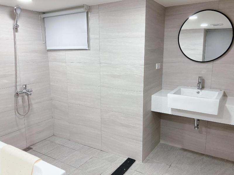 CY Hotel - image 6