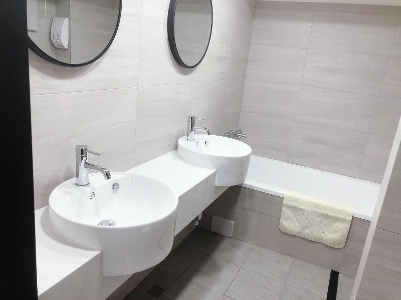 CY Hotel - image 2