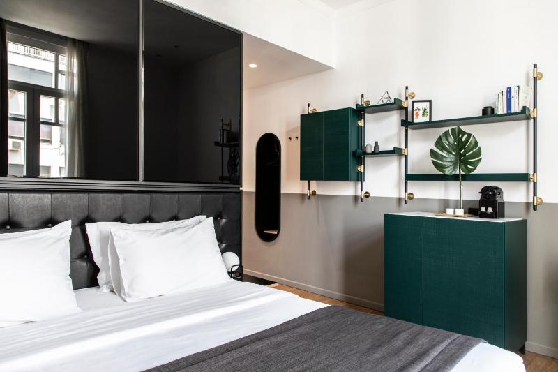 Deluxe Double or Twin Room image 1