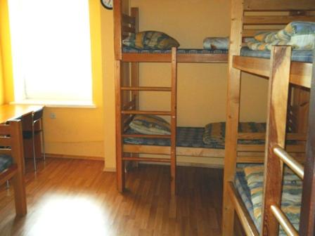 Quintuple Room with Shared Bathroom image 3