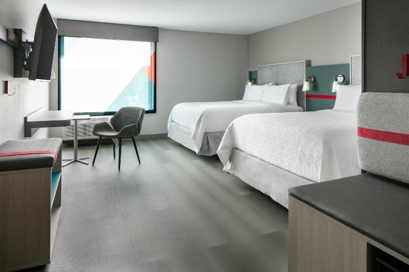 Standard Queen Room with Two Queen Beds - Communications Accessible image 2