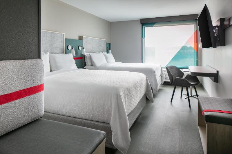 Standard Queen Room with Two Queen Beds image 3