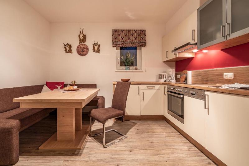 One-Bedroom Apartment image 4