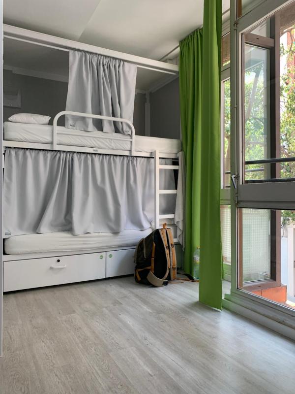 Single Bed in 12-Bed Mixed Dormitory Room image 1