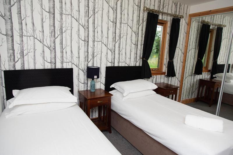 Three-Bedroom Lodge - Glen Lee image 4