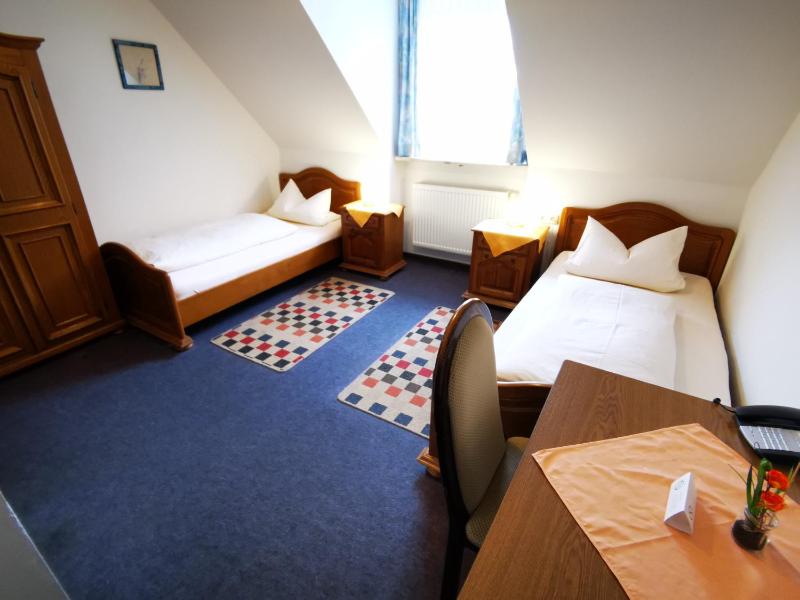 Standard Double Room image 2