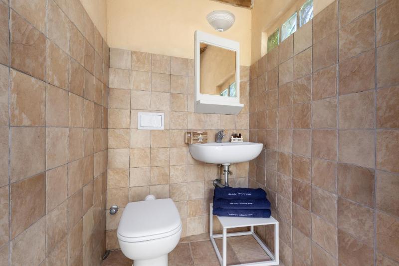 AMORE RENTALS - Villa Felice - image 26