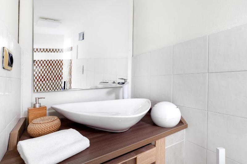 AMORE RENTALS - Villa Felice - image 9