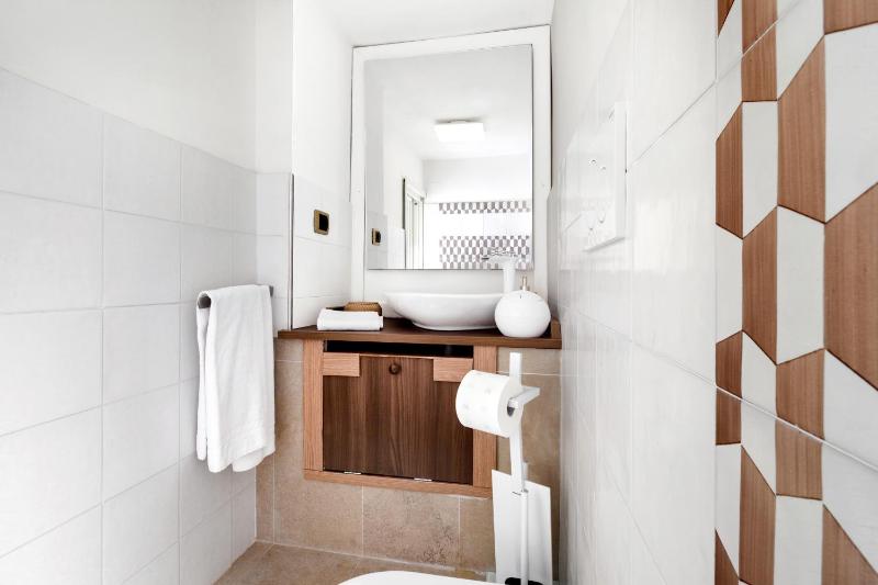AMORE RENTALS - Villa Felice - image 3