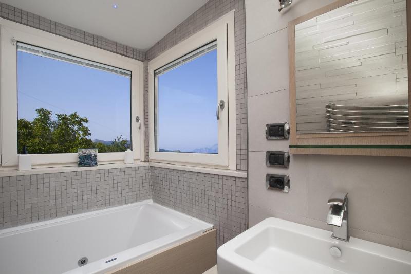 AMORE RENTALS - Villa Felice - image 12