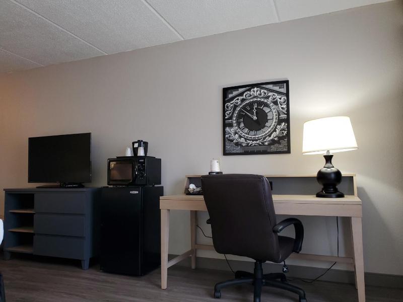 King Room - Non-Smoking image 2
