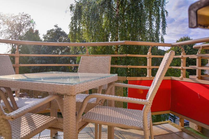 Apartamenty na Wyspie - Zdrojowa 24-26 - Parking - image 8