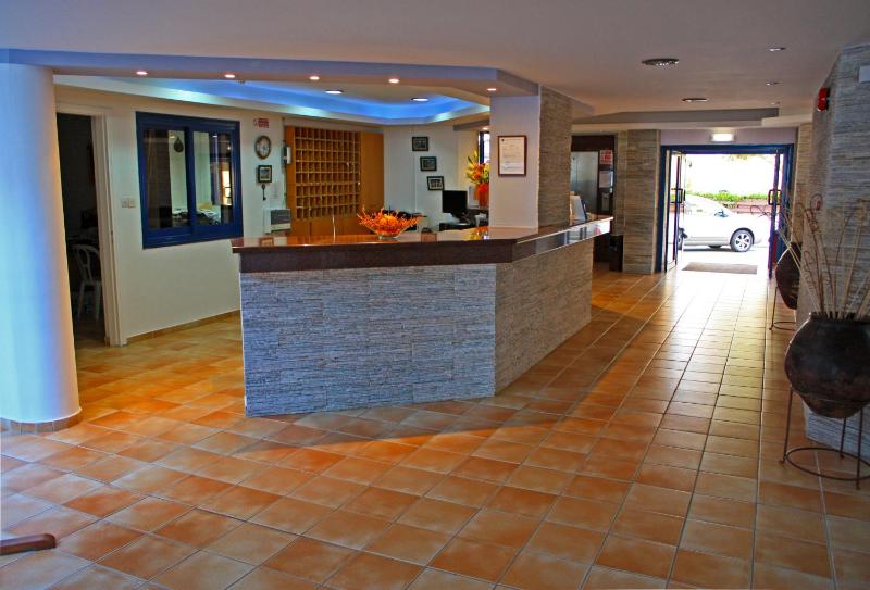MyroAndrou Beach Hotel Apartments - image 13