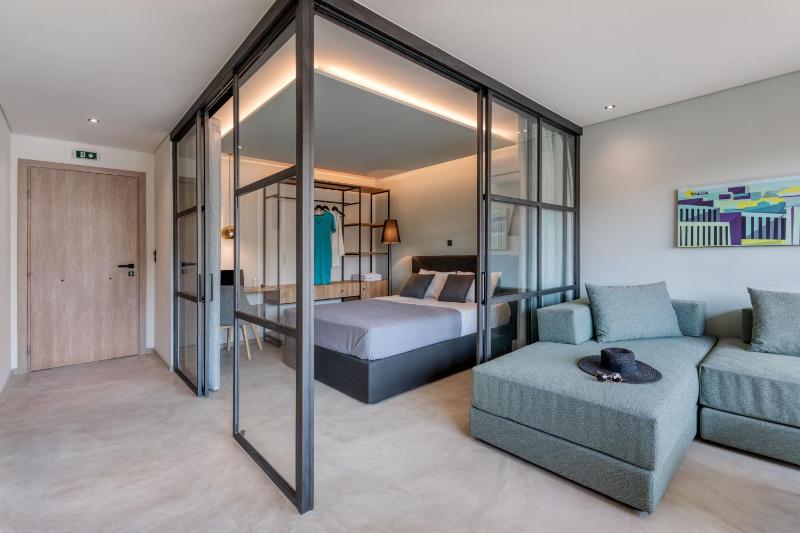 Superior Suite with Acropolis View image 2