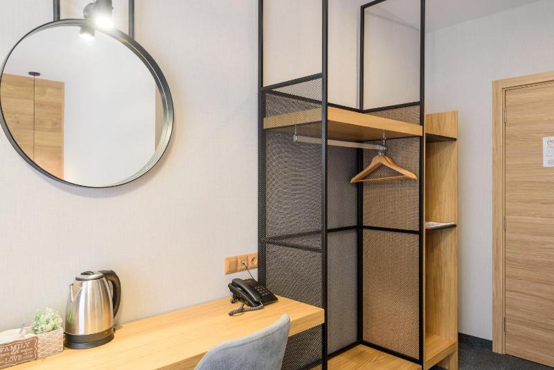 Deluxe Twin Room image 4