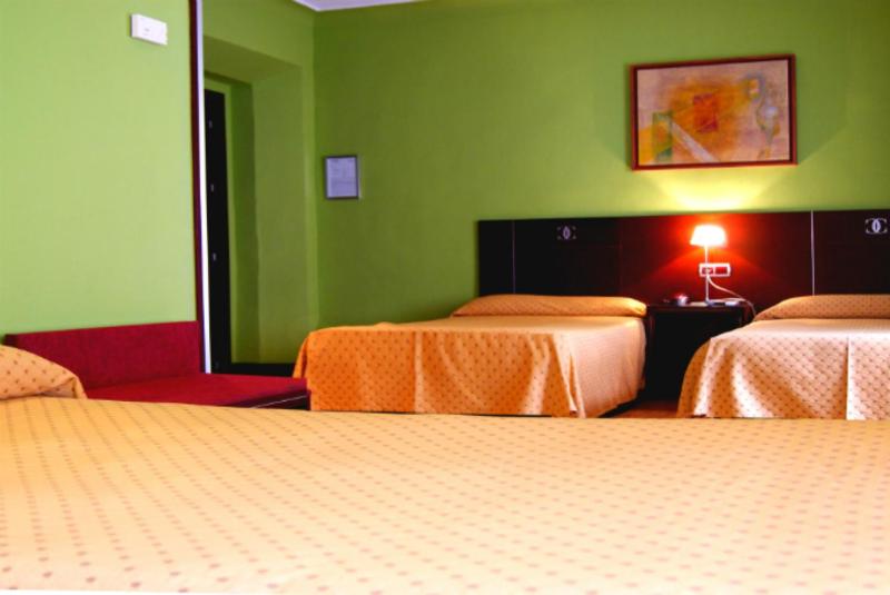 Triple Room image 3