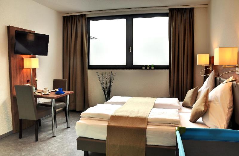 Superior Double or Twin Room image 4