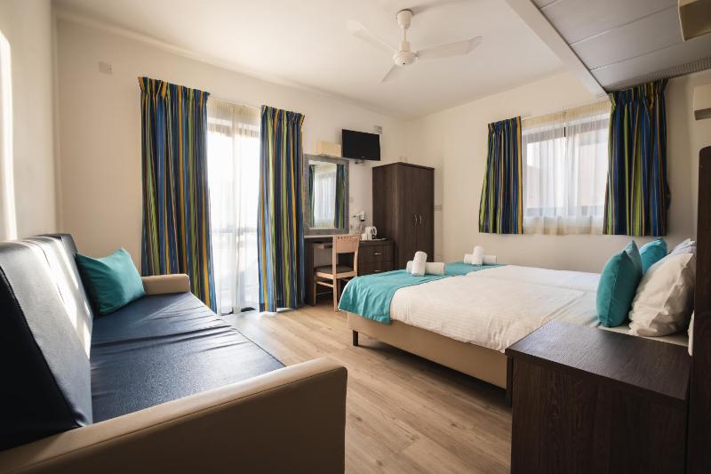 Triple Room image 3