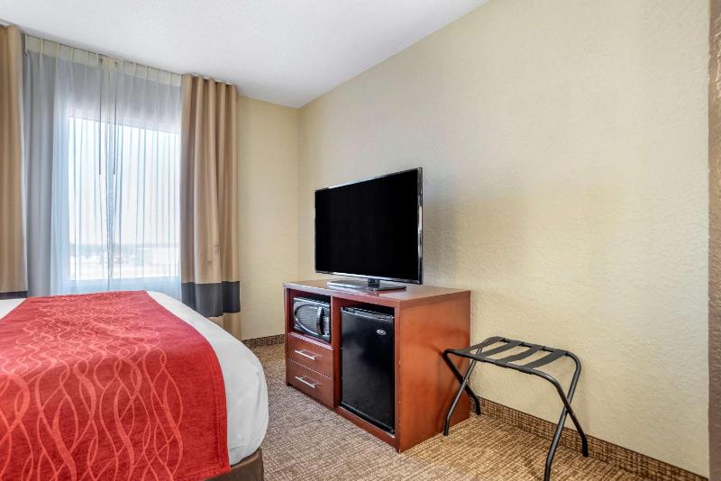 King Suite - Non-Smoking image 4