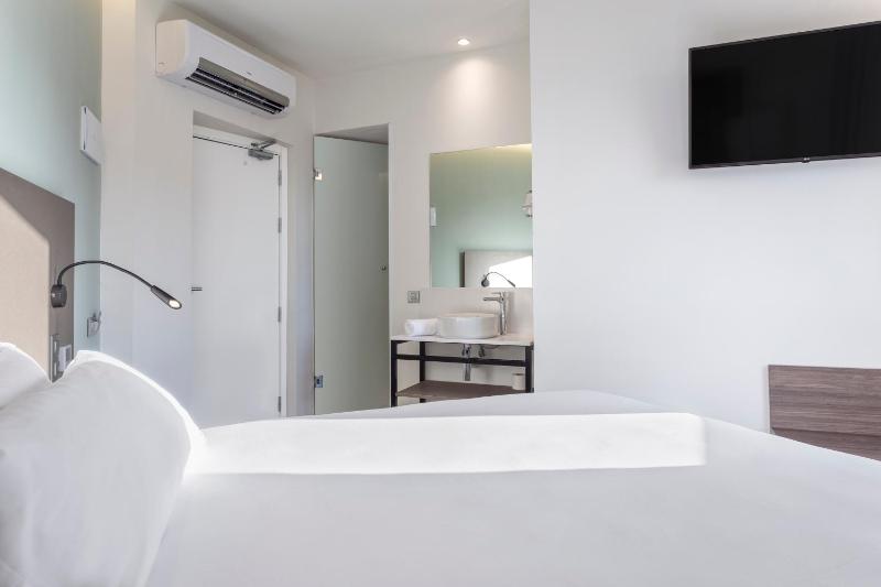 Single Room image 1