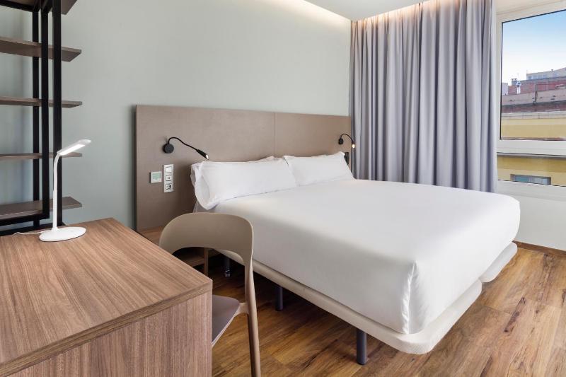 Double Room image 4