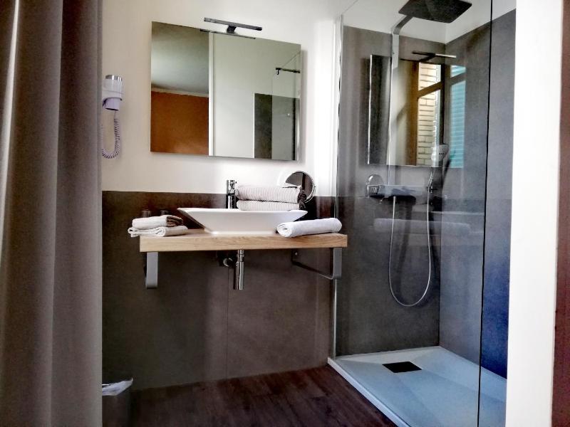 Deluxe Double Room image 1