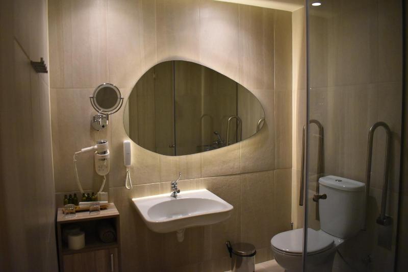 Double or Twin Room - Disability Access image 2