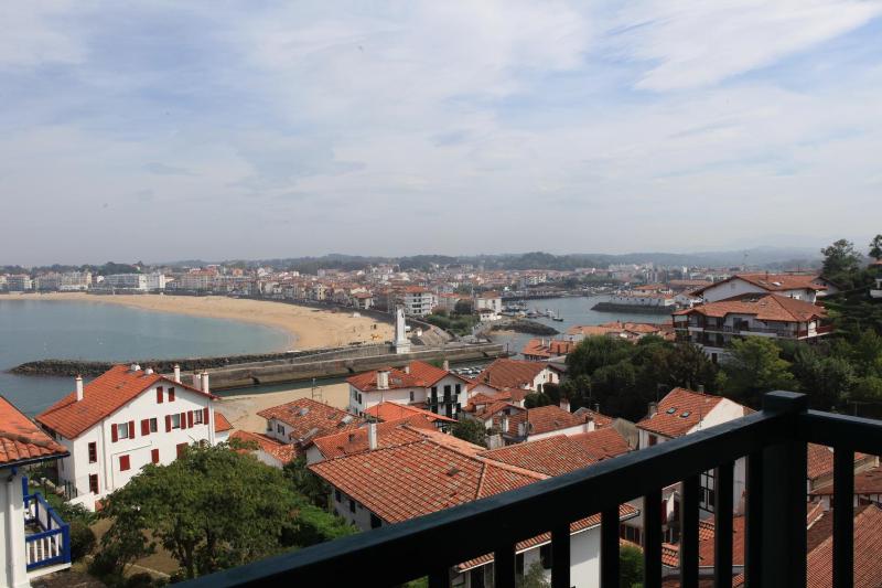 Double Room with Shower and Balcony - Sea View image 2