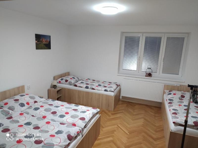 One-Bedroom Apartment image 2
