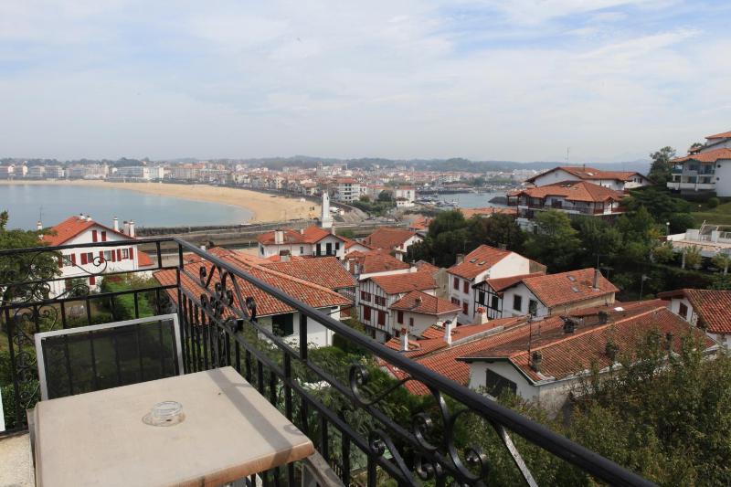 Double Room with Shower and Balcony - Harbour View image 4