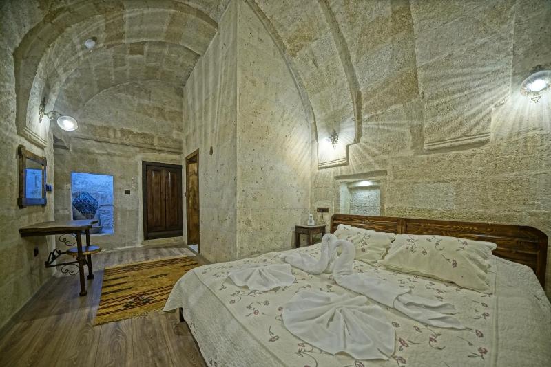 Double Room with Patio image 1