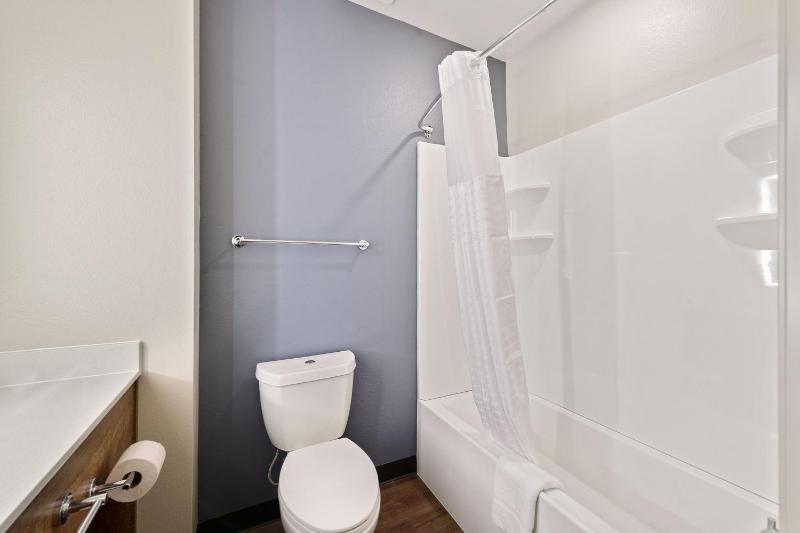 Studio with 2 Queen Beds - Non-Smoking image 4