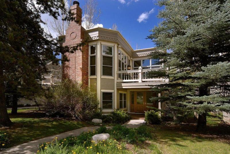 Five-Bedroom Holiday Home image 1